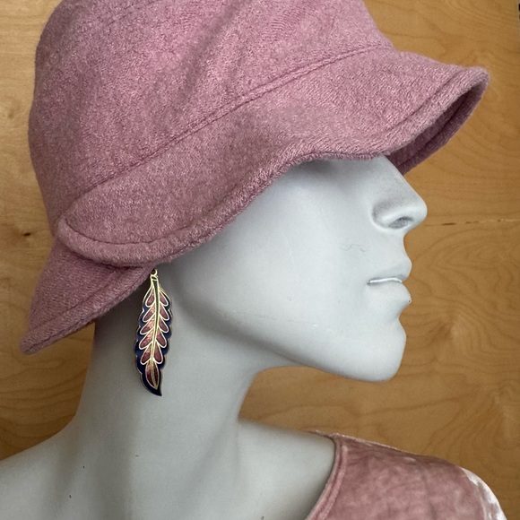 Enamel feather earrings - Picture 5 of 10